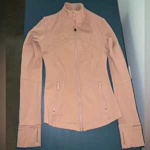 Define Jacket LULULEMON BBL JACKET LIMITED EDITION STRAWBERRY PEACH COLOR
